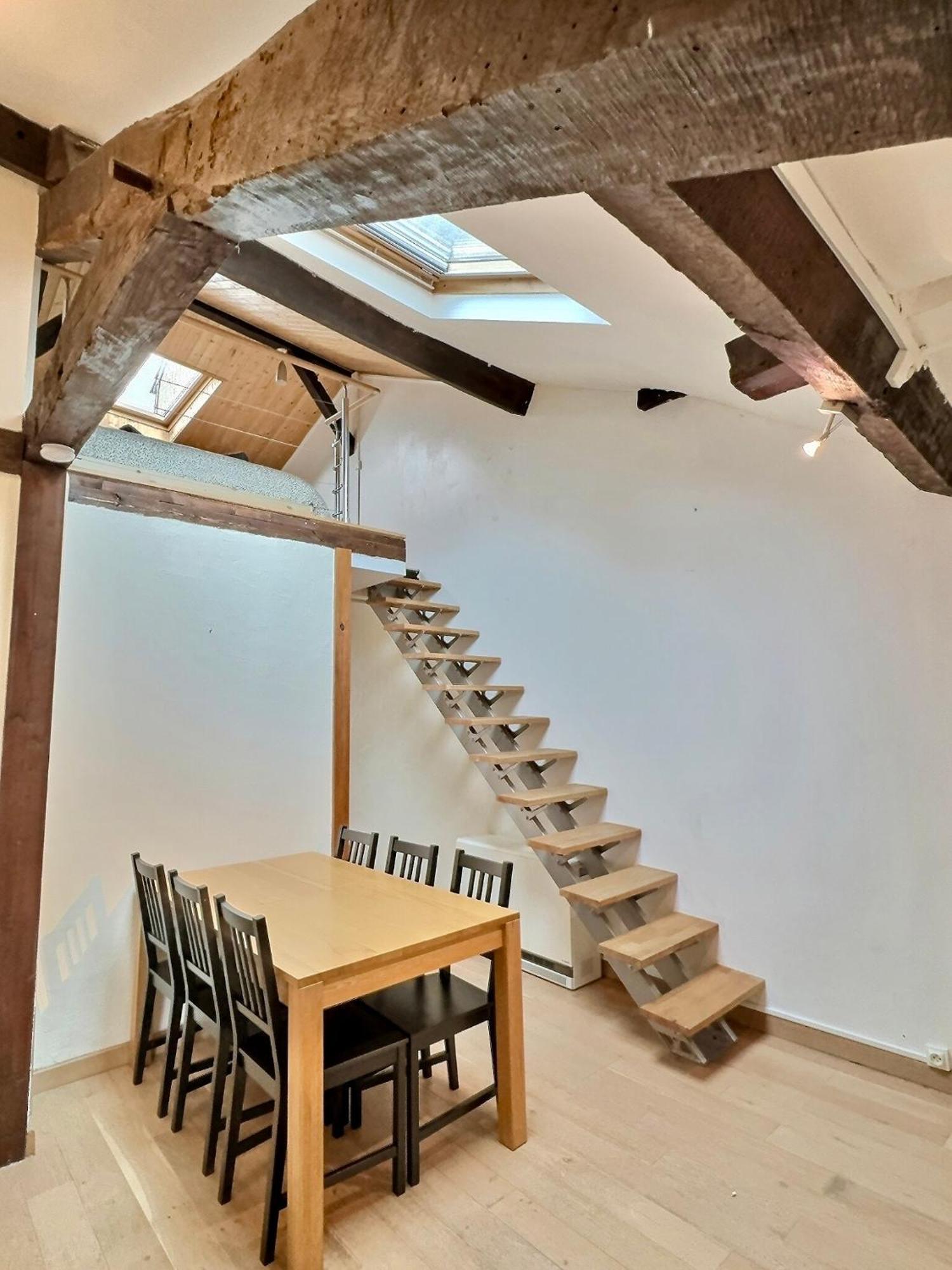 Wonderhost, Spacieux Et Atypique En Coeur De Ville 波城 外观 照片