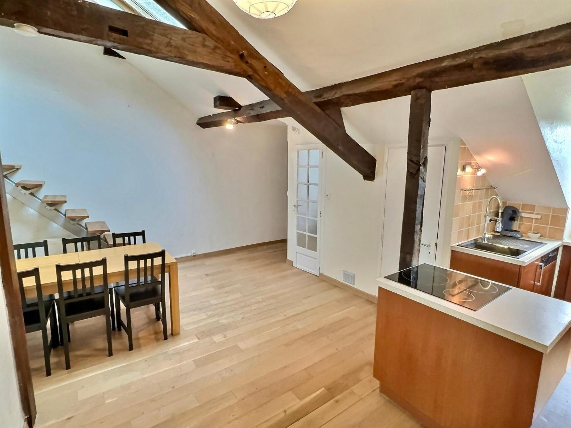 Wonderhost, Spacieux Et Atypique En Coeur De Ville 波城 外观 照片