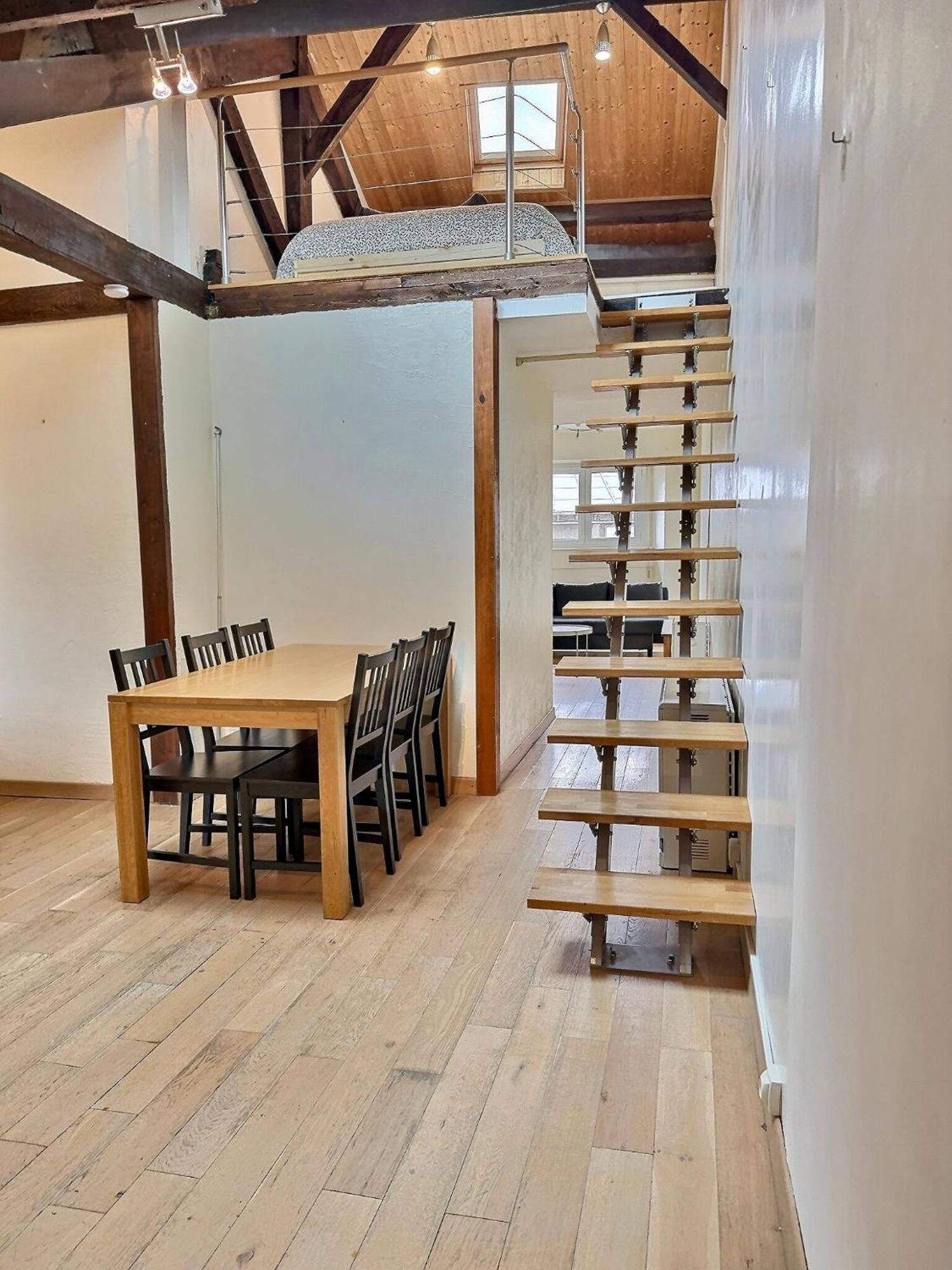 Wonderhost, Spacieux Et Atypique En Coeur De Ville 波城 外观 照片