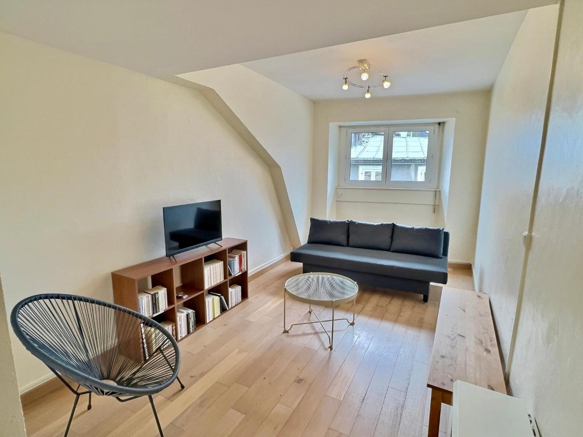 Wonderhost, Spacieux Et Atypique En Coeur De Ville 波城 外观 照片