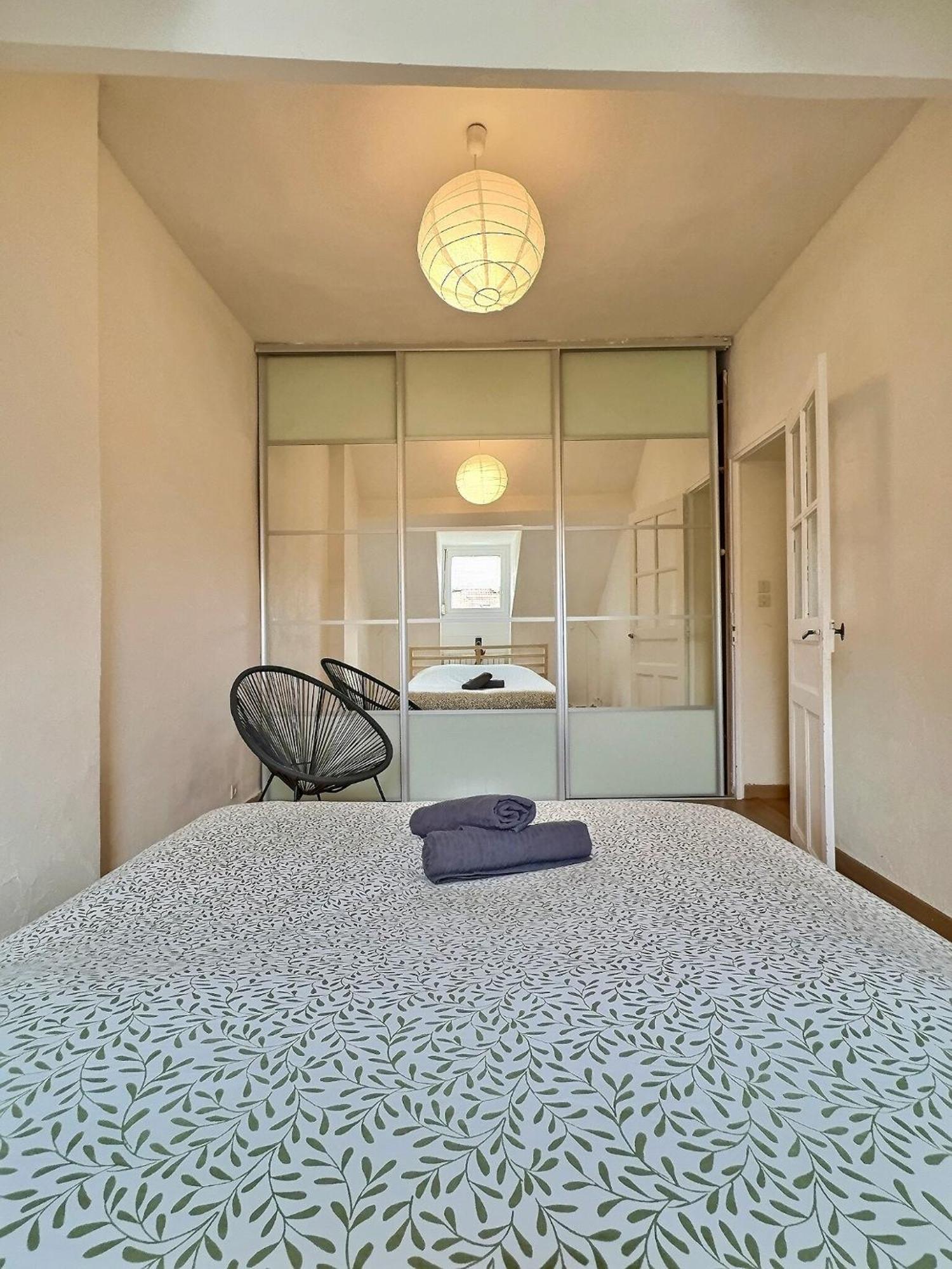 Wonderhost, Spacieux Et Atypique En Coeur De Ville 波城 外观 照片