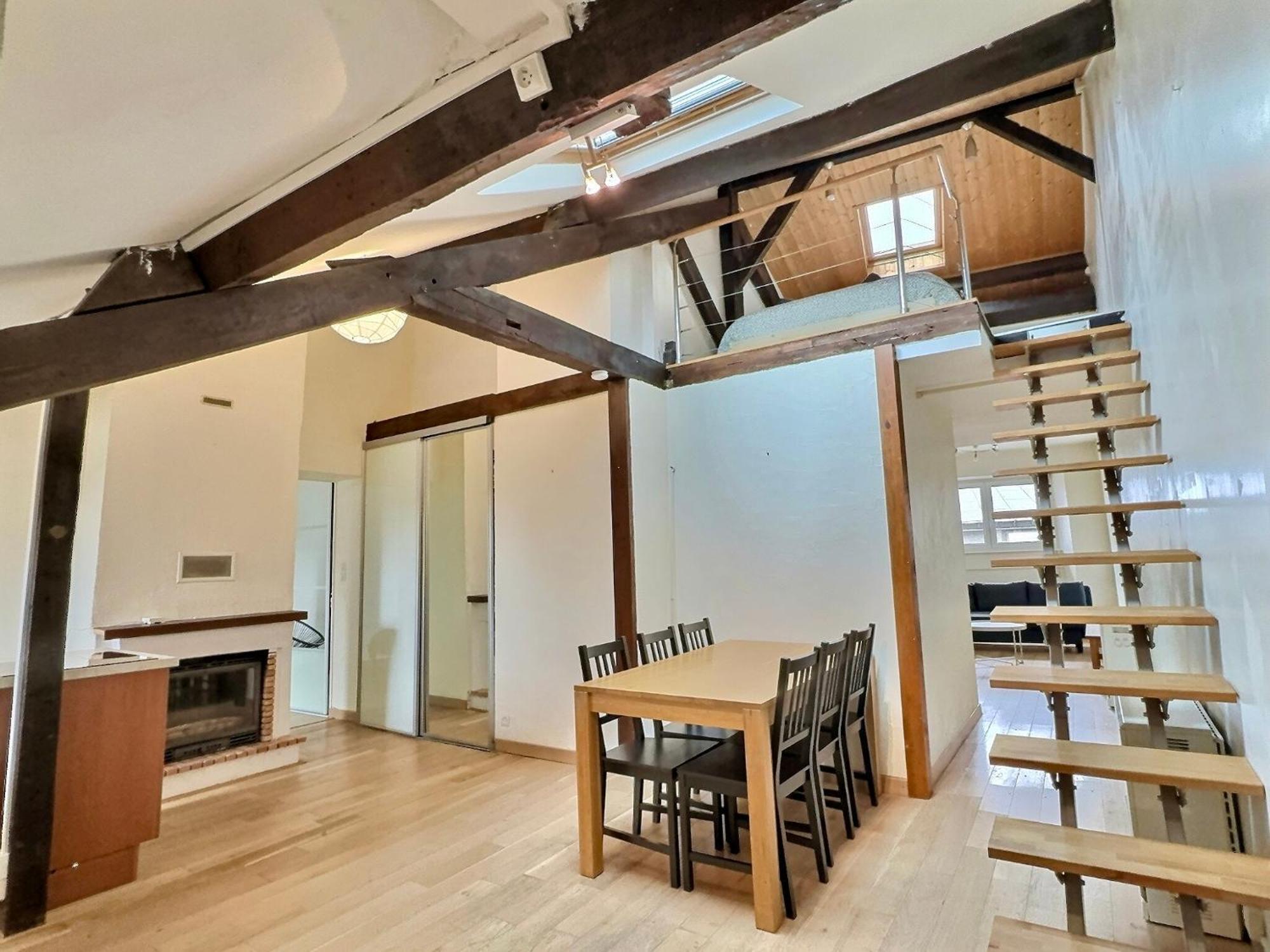 Wonderhost, Spacieux Et Atypique En Coeur De Ville 波城 外观 照片