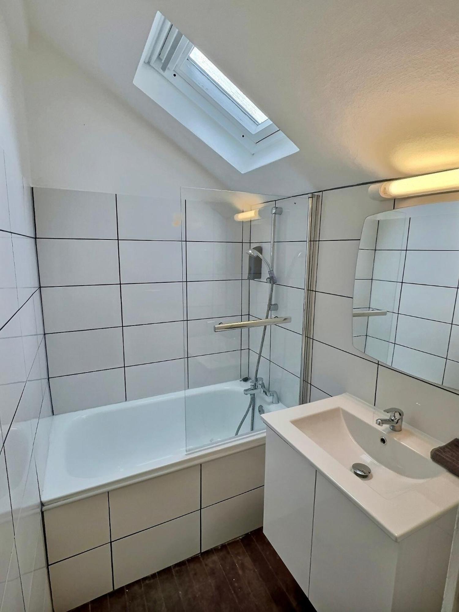 Wonderhost, Spacieux Et Atypique En Coeur De Ville 波城 外观 照片